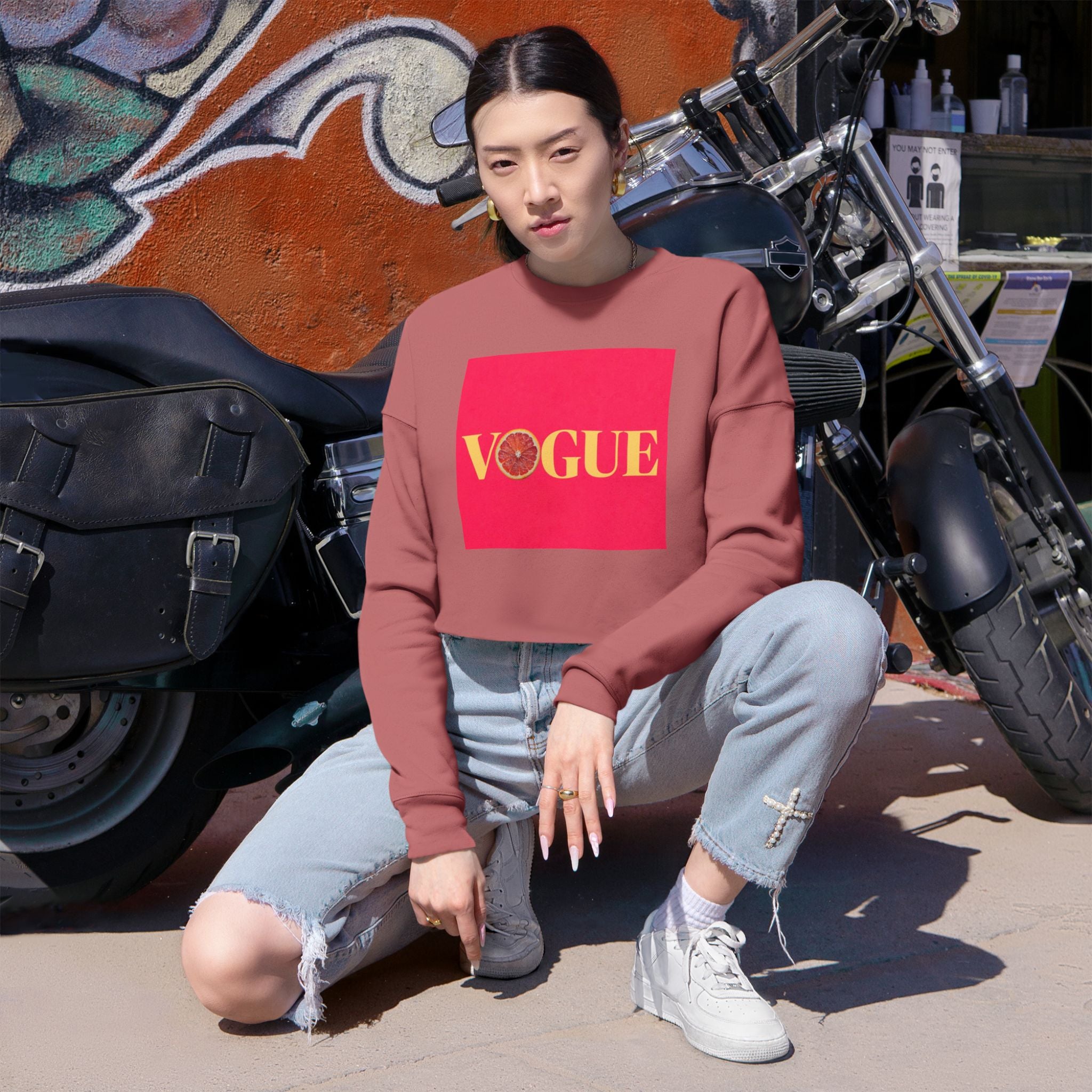 Cropped Sweatshirt VOGUE' Gold Logo Crop Top